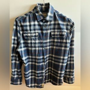 Men’s flannel shirt